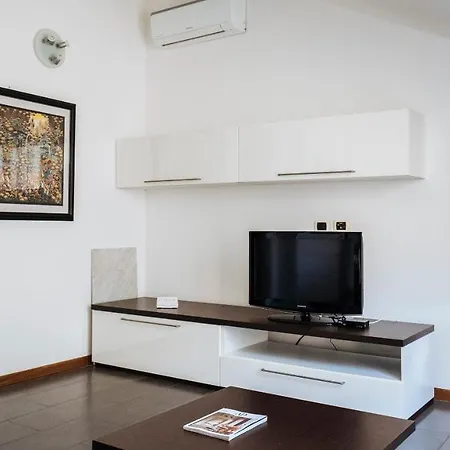 Viale Hambury 51