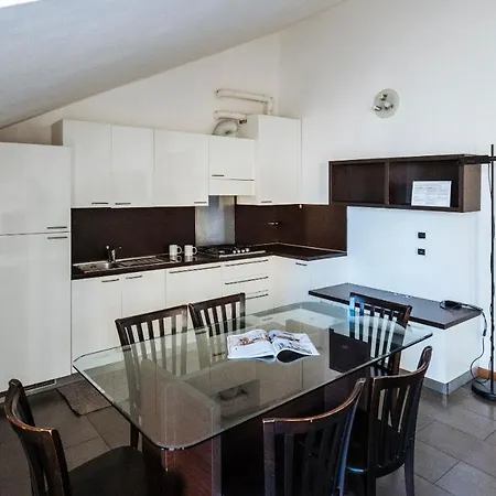 Viale Hambury 51 *