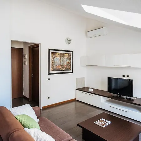 Viale Hambury 51 Apartment