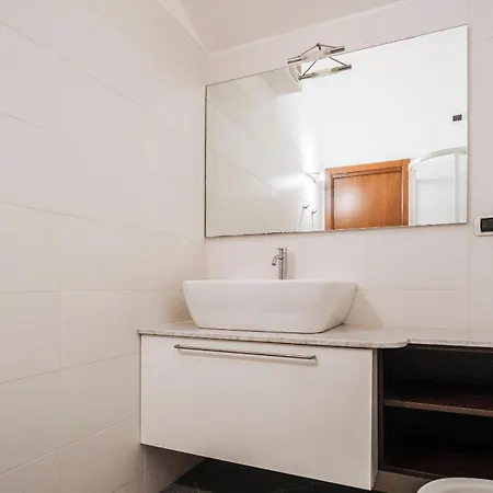 Apartment Viale Hambury 51 *