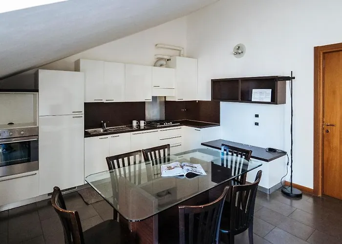 Viale Hambury 51 *